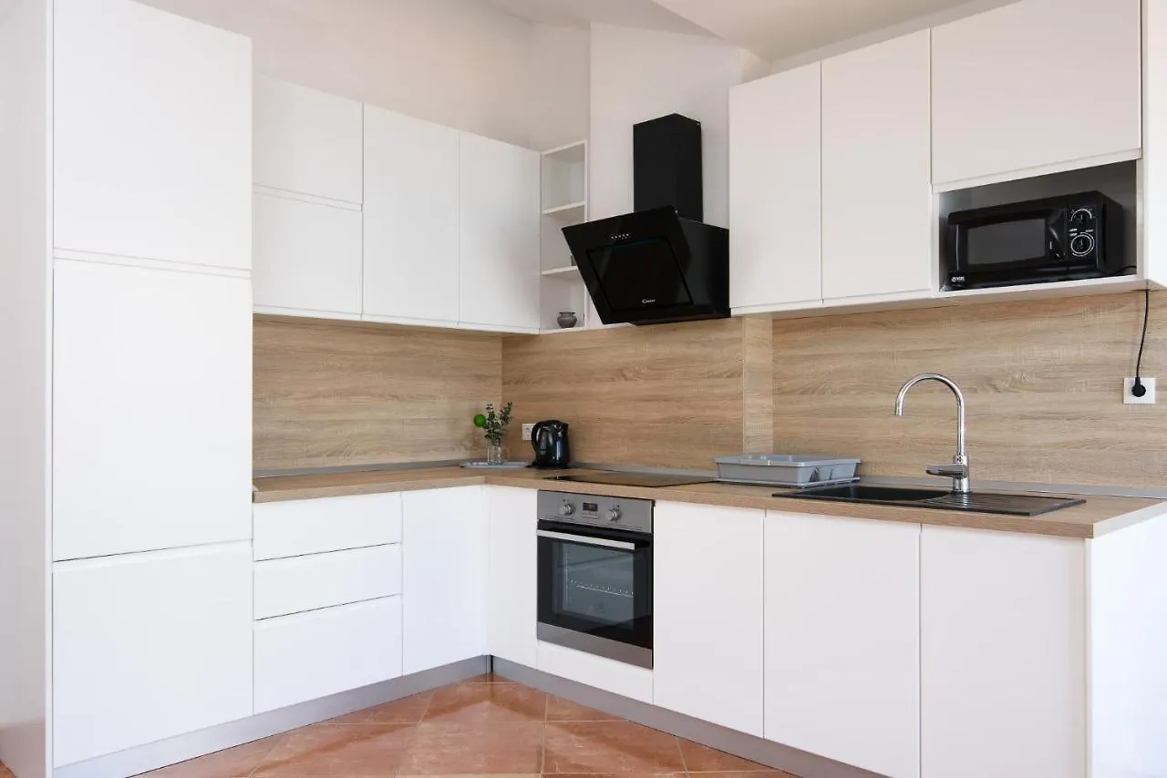 Apartment Dani 特罗吉尔