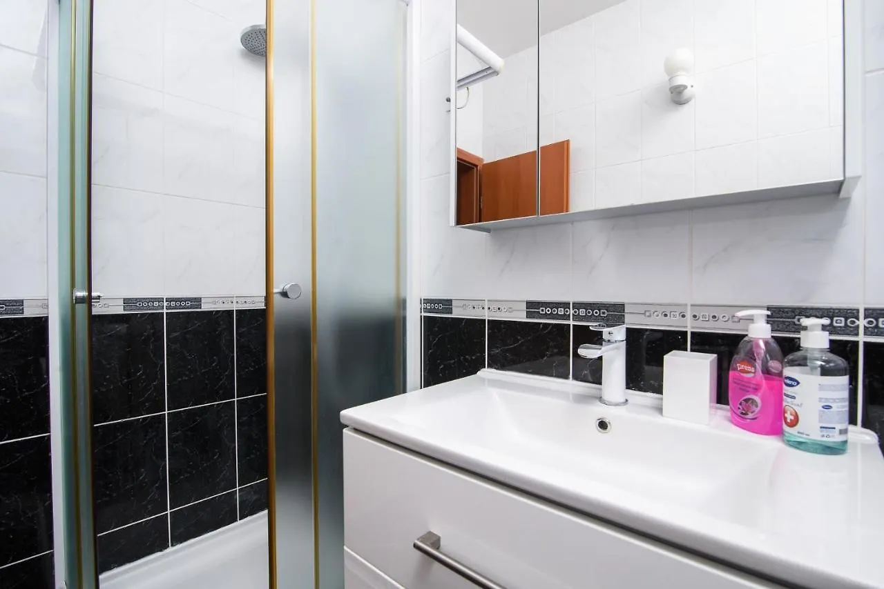 Apartment Dani 特罗吉尔